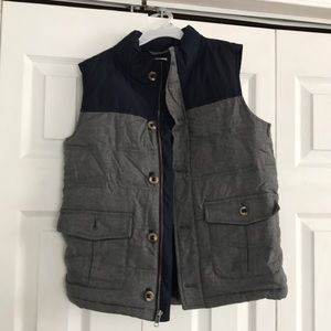 Gymboree Boys insulated vest like new!